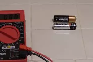 VIDEO: Lakukan ini untuk cek bateraimu kualitas bagus atau jelek