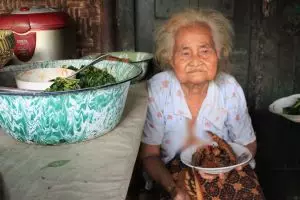 Kuliner legendaris Jogja, pecel Baywatch racikan Mbah Warno 'Anderson'