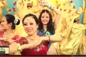 VIDEO: Saat China tiru gaya Bollywood, unik!