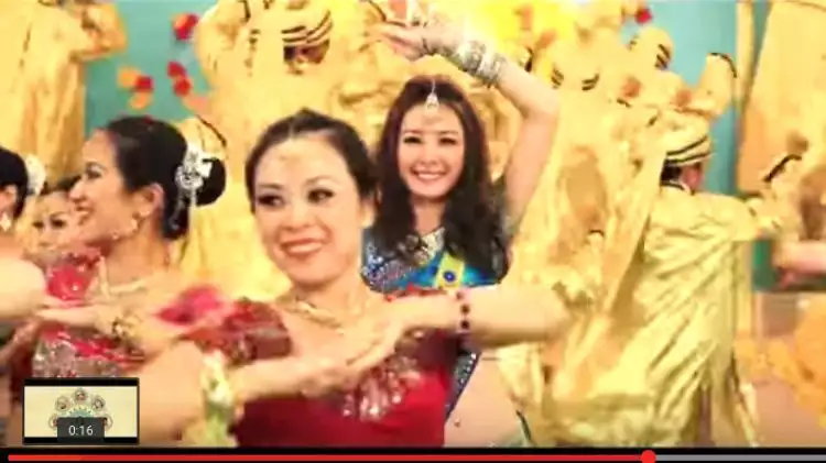 VIDEO: Saat China tiru gaya Bollywood, unik!