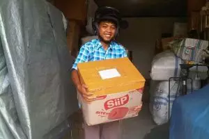 Perjuangan Amin, antar buku pakai 'sepeda unta' tanpa rem sejauh 15 km