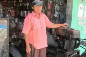 Sukinem, tukang tambal ban wanita yang mampu beli 3 rumah! 