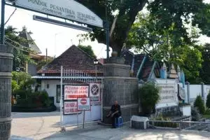 Ternyata bukan karena tebu hitam, begini asal mula nama Tebuireng