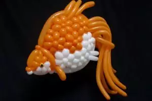 Kamu pasti nggak nyangka kalau karya seni ini dibuat dari balon