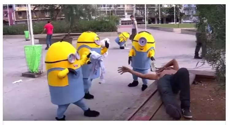 VIDEO: Minions ada sungguhan dan bikin onar ganggu warga!