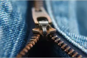 Resleting dulunya bukan untuk pakaian, tapi untuk mengancing sepatu