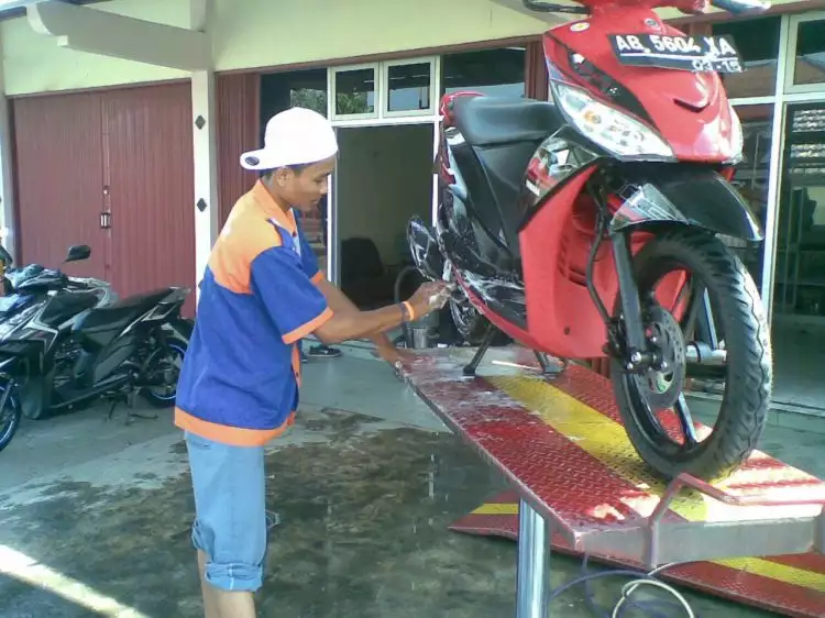 Pulang bawa 3 emas dari AS, Dimas Prasetyo kembali jadi pencuci motor