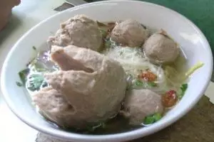 Jangan memakai cuka saat makan bakso, berbahaya bagi kesehatanmu