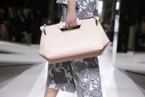 4 Rekomendasi tempat 'spa tas' ini bikin tasmu jadi seperti baru lagi