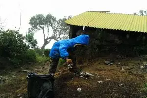 Arya, pendaki cilik yang juga peduli kebersihan alam