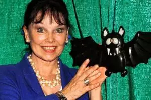 Duka perfilman Hollywood, aktris pemeran Batgirl berpulang