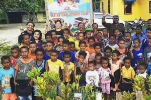 Dari kepedulian kecil, pemuda ini buat anak-anak Papua dapat membaca