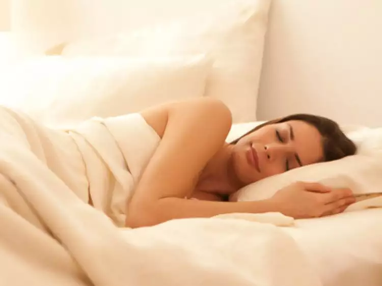 5 Manfaat tidur telanjang, salah satunya membuat tidur lebih nyenyak
