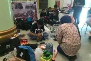 Beginilah proses membentuk siswa SD lincah mengotak-atik robot
