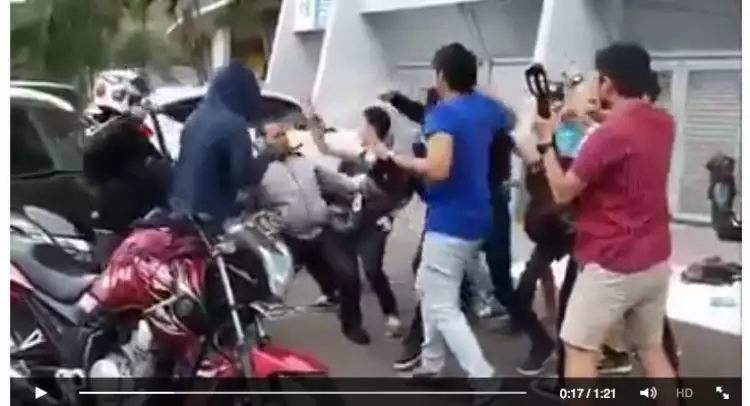VIDEO: Parodi Ki Kusumo dikeroyok 10 orang, bikin ngakak!