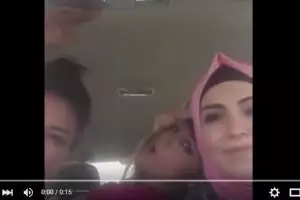 VIDEO: Begini jadinya kalau nekat selfie sambil nyetir