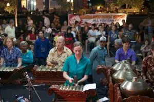 Pakai nama & gamelan Jawa, grup musik ini ada di AS & pemainnya bule