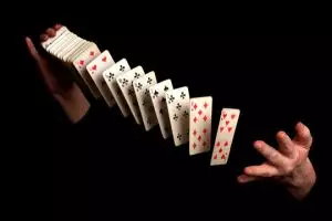 VIDEO: Kehebatan atraksi sulap ini telah terbongkar triknya