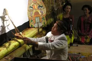 Ki Midiyanto, dalang yang membuat orang asing suka gamelan & wayang