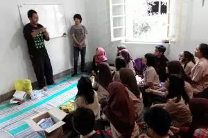 Ingin belajar bahasa isyarat, kamu bisa datang ke  DAC