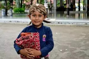 Rizky abdi dalem termuda Keraton Jogja, mengabdi sepulang sekolah TK