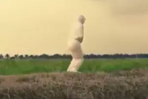 Berniat menakut-nakuti orang, malah bikin yang lihat ketawa