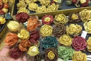 Bikin penampilanmu lebih menarik dengan aksesori dari kepompong