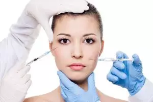 Injeksi botox di usia 20-an, efektif nggak ya?