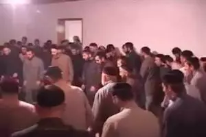 VIDEO : Tarian ini gerakannya asyik banget, tapi mereka misterius