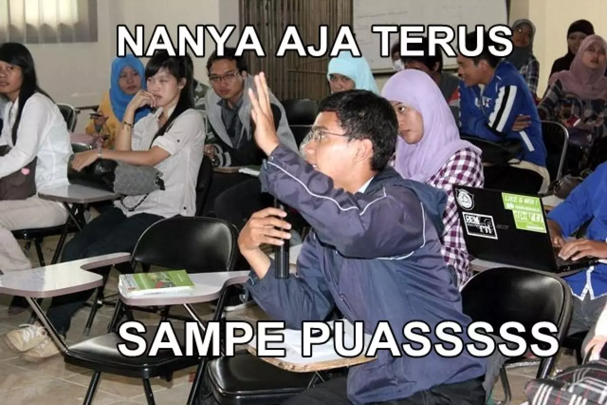 5 Kelakuan unik mahasiswa Indonesia saat presentasi kelompok