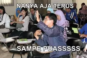 5 Kelakuan unik mahasiswa Indonesia saat presentasi kelompok