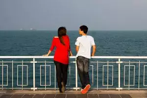 Jatuh cinta berjuta indahnya, teman jatuh cinta berjuta nyebelinnya