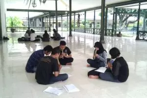 Jangan cuma joget, cobalah juga belajar main suling ke komunitas ini