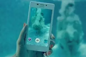 Diklaim tahan air, garansi Xperia  hangus kalau dipakai underwater