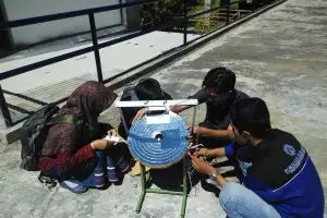 Mahasiswa ITS rancang solar cell punya energi ganda
