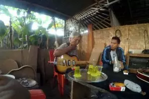 Gitar Zainturi, produk lokal yang tak kalah dengan brand kenamaan
