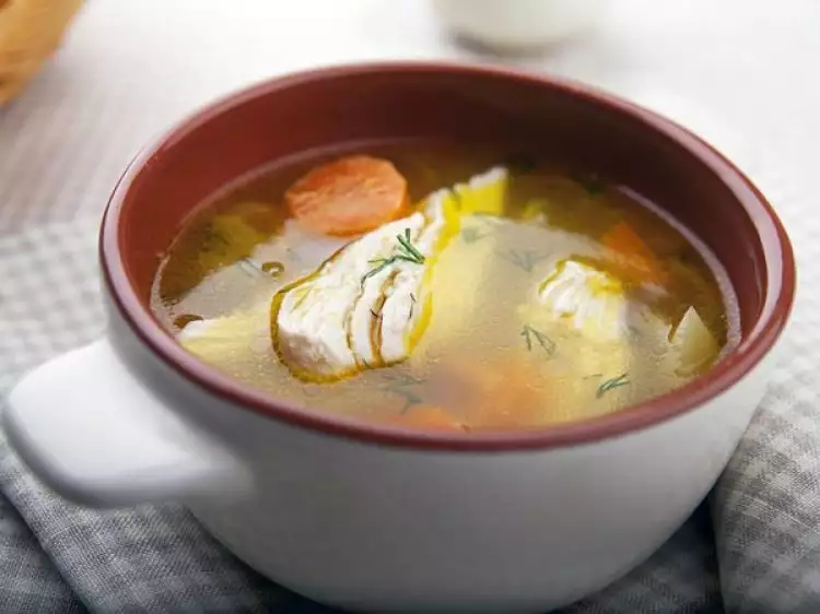 5 Alasan kamu harus mau makan sup saat sakit, ingin cepat sembuh kan?