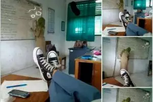 Kelakuan siswa angkat kaki ke meja saat guru menulis, jangan ditiru!