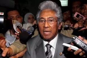 Bang Buyung, dari penjual barang loakan jadi pengacara top