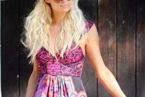 12 Artis luar negeri ini bangga pakai batik, masa kamu nggak?