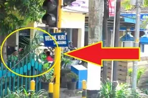 VIDEO: Polisi masih saja narik pungli truk di jalanan, terlalu!