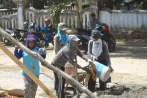 Mawo tak kenal nyerah, meski tiap pulang kerja ditunggui penagih utang