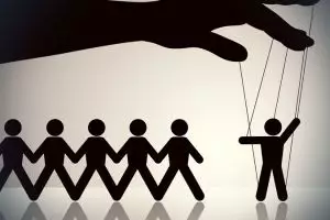 5 Tanda seseorang suka memanipulasi demi keuntungan pribadi