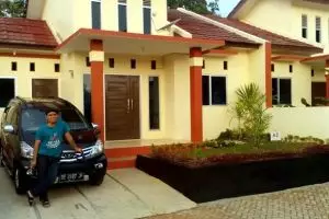 Kisah Febi, mendapat berkah dari pengabdian kepada kedua orang tua