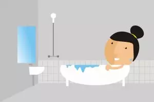 Wanita ini batal mandi lantaran handuknya mendadak hilang