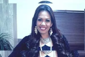 Nggak harus cakep, 17 orang ini moncer di dunia hiburan tanah air!