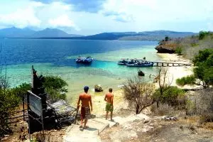 8 Pulau kecil ini cocok banget buat liburan anak muda kekinian!