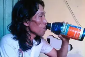 Joko Slamet, manusia peminum oli bekas hingga racun tikus, gendeng!