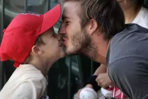 15 Foto ini bukti papa muda lebih keren dari cowok single!