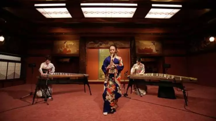 Lagu andalan, Jacko dimainkan dalam alat musik tradisional Jepang